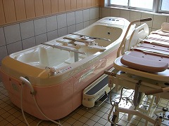 フローレンスケア横浜森の台 | 機械浴室